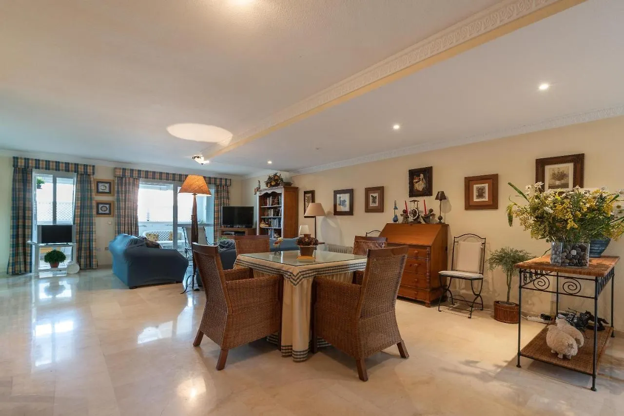 Apartamento Las Chapas Marbella